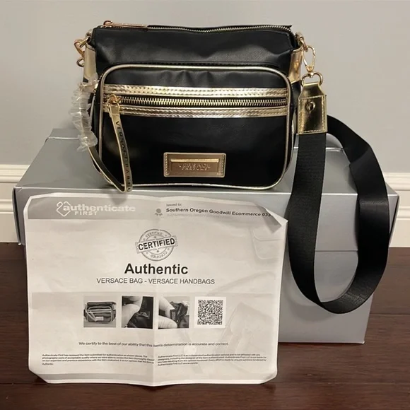 Authentic Versace crossbody cosmetics bag - Picture 1 of 14